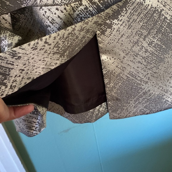 LeSuit size 8 brown and gold dress suit jacket with matching skirt. - Picture 7 of 7